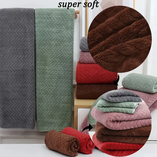 High Quality Thick Coral Velvet Bath Towels, Soft and Absorbent Towels