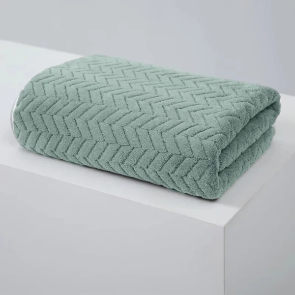 High Quality Thick Coral Velvet Bath Towels, Soft and Absorbent Towels