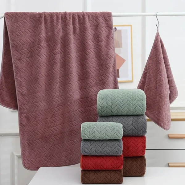 High Quality Thick Coral Velvet Bath Towels, Soft and Absorbent Towels